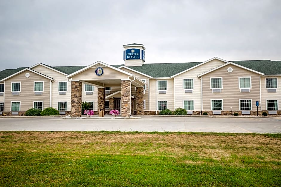 Cobblestone Inn & Suites-Winterset