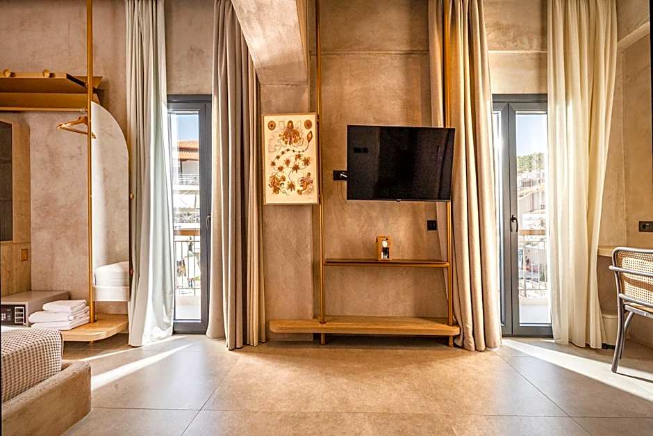 Medusa Luxury Suites