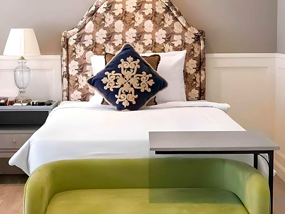 Amatra by the Ganges