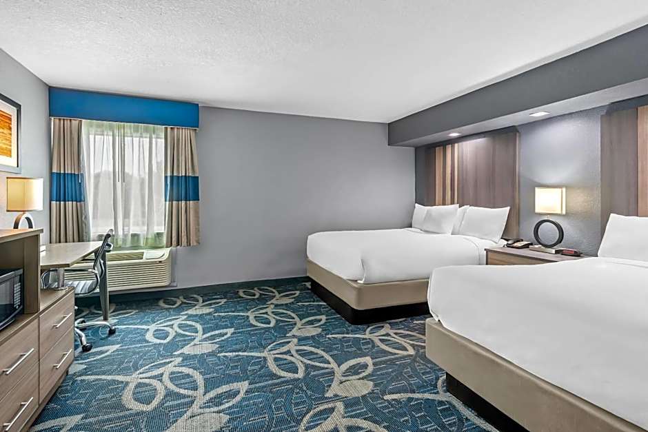 Quality Inn Shawnee North I-40