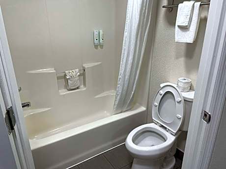 Double Room with Two Double Beds - Accessible/Non-Smoking
