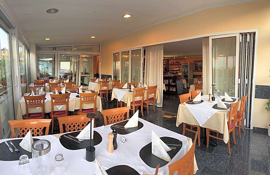 Hotel & Restaurant Garda
