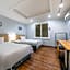 Check Inn Hotel
