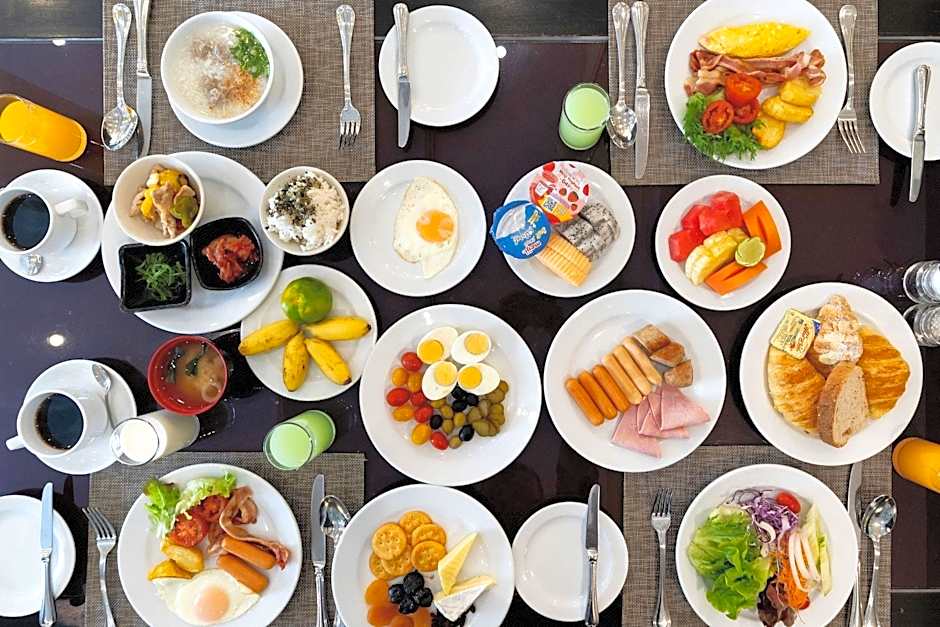 Classic Kameo Hotel & Services Apartment 