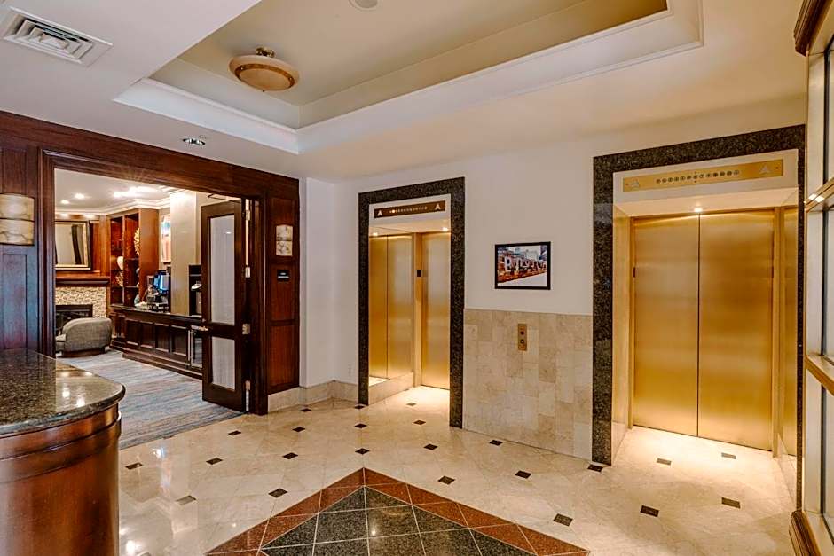 Club Quarters Hotel in Boston