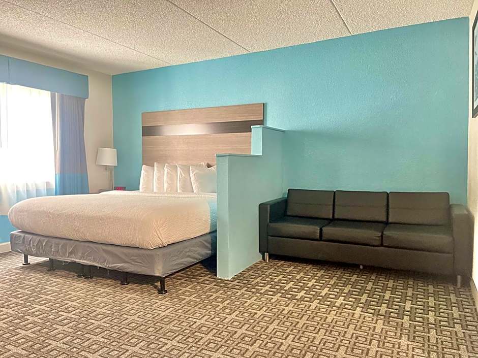 Days Inn & Suites by Wyndham Spokane