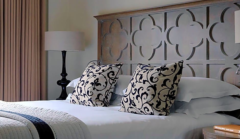 Photo 1 of 1 of Classic 1 Queen Bed