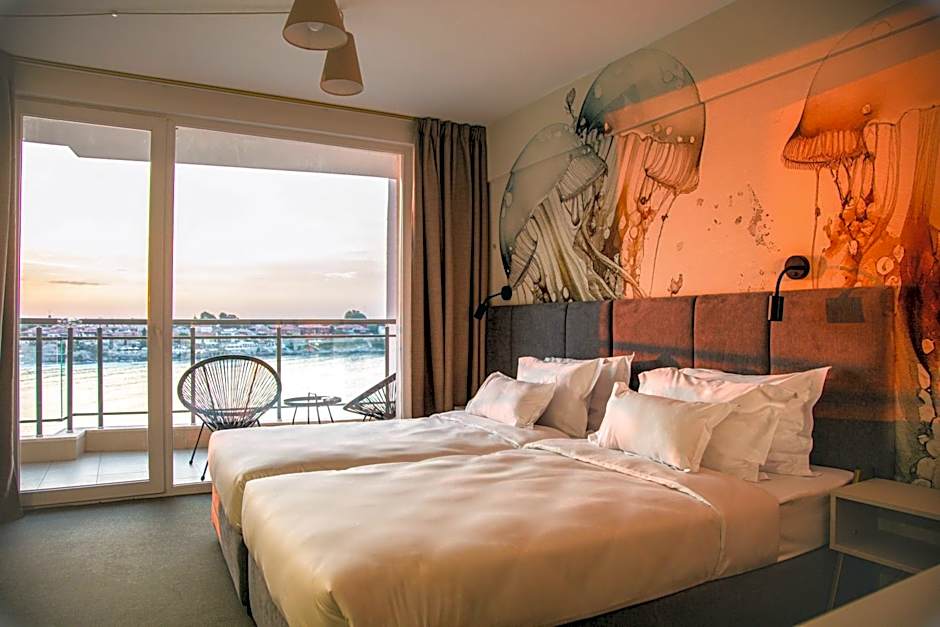 Hotel Antea - By The Sea