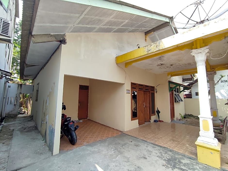 SPOT ON 93016 Griya Kamboja Cijantung 