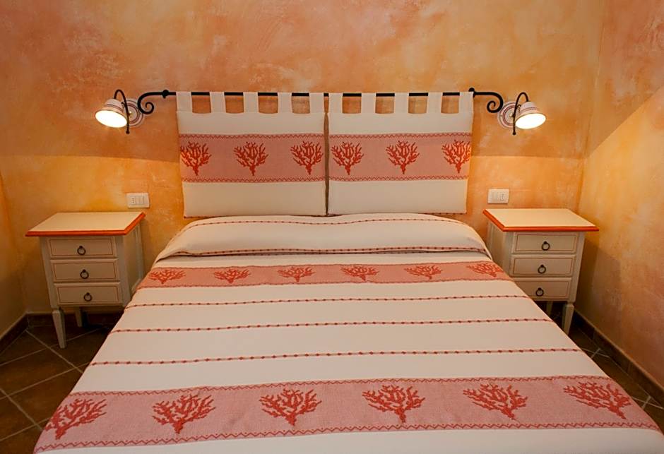 I Mari Di Gallura Suites and Rooms