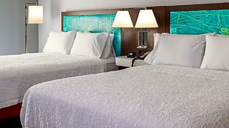 2 Queen Room Fridge And Microwave