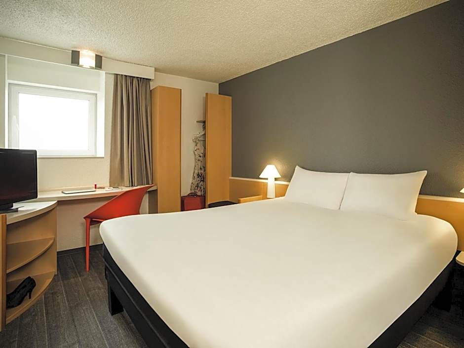 ibis Orly Chevilly Tram 7