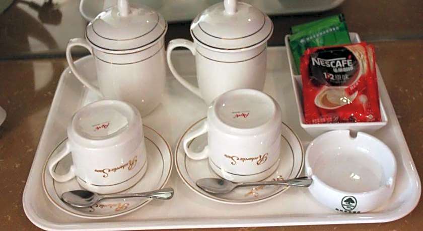 GreenTree Inn Zhenjiang Jurong Yalong Business Hotel