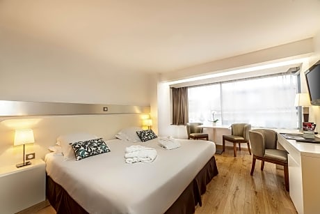 Deluxe Double Room with Free Spa Access