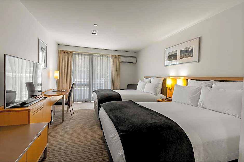 Novotel Queenstown Lakeside