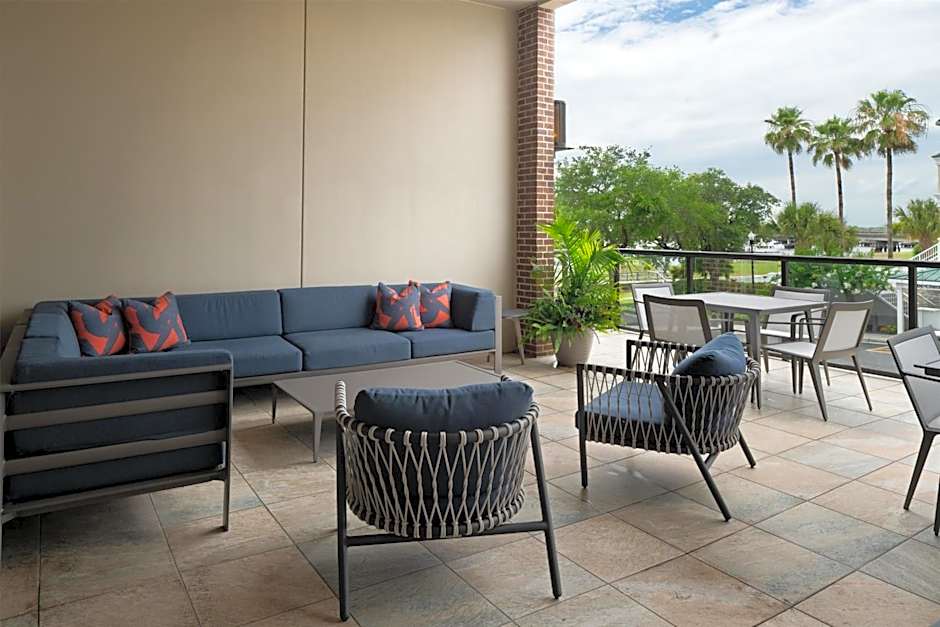 Hilton Garden Inn Charleston Waterfront/Downtown