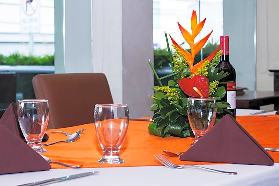 Hotel & Suites Rincon Del Valle