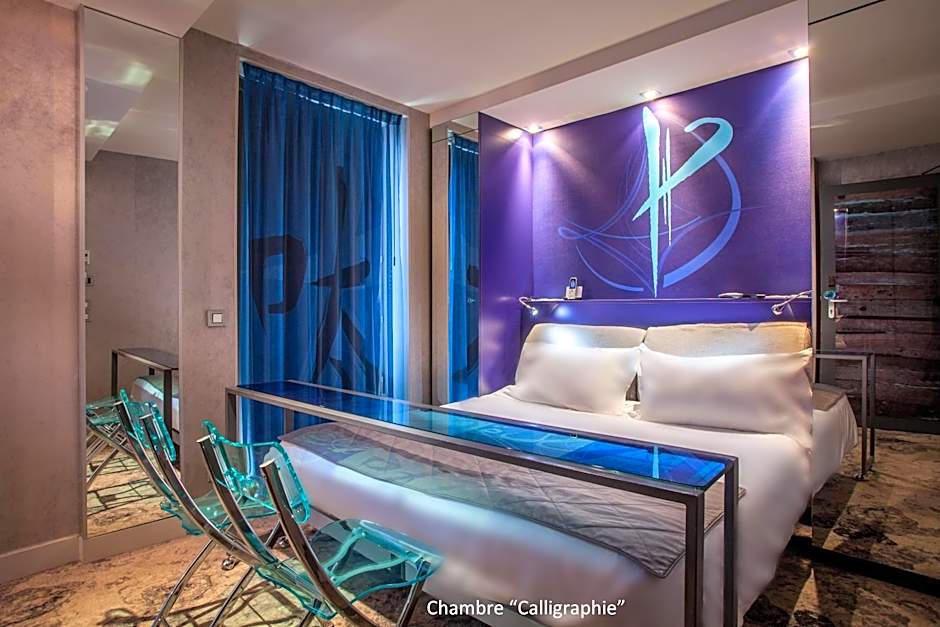 Apostrophe Hotel