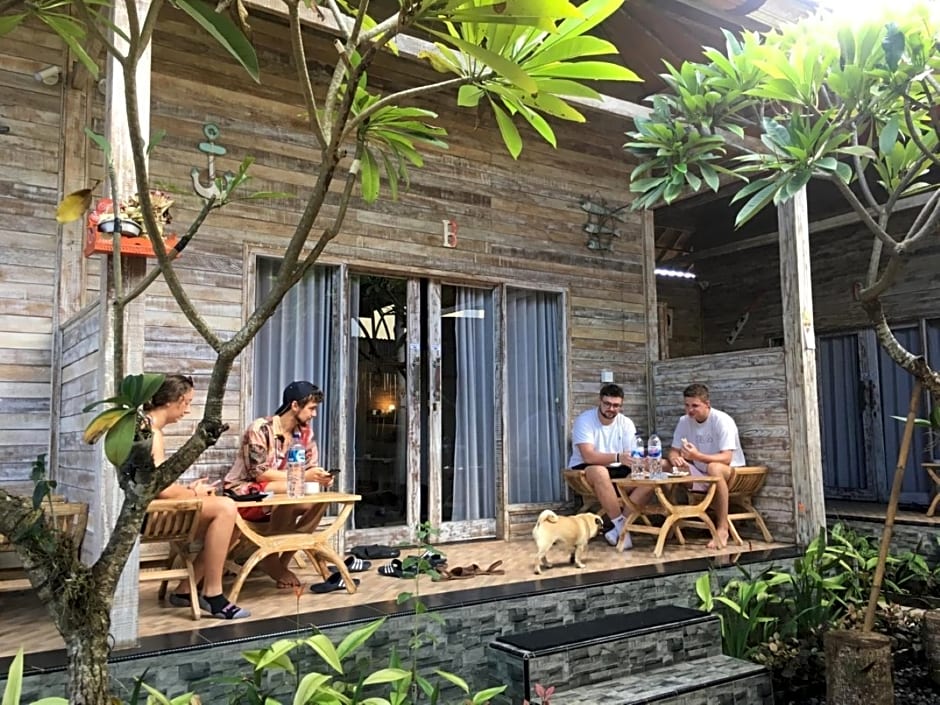 Pange Hostel Lembongan by ZUZU
