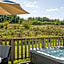 Cherry Bird Lodge Escape