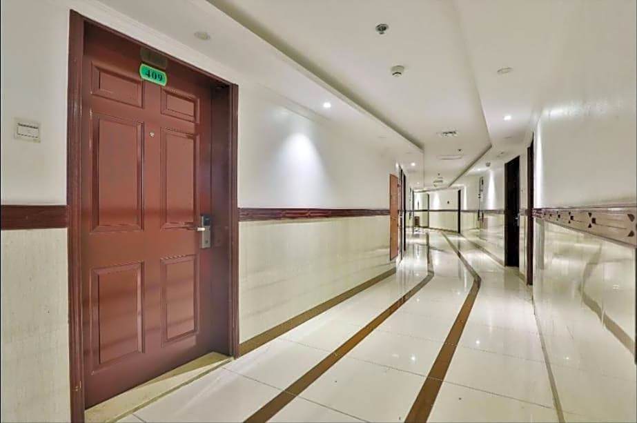 Crown Palace Hotel
