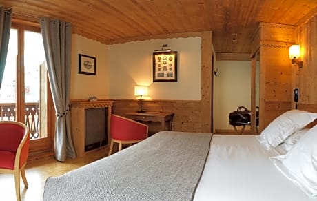 Superior Room with Balcony -Mountain View