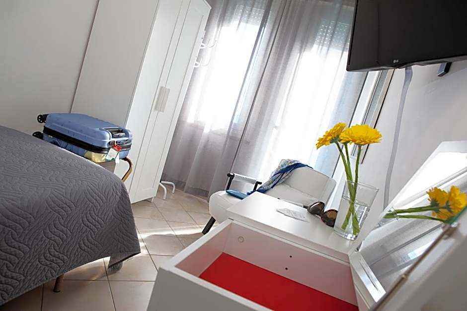 MoMo Seaview Hotel