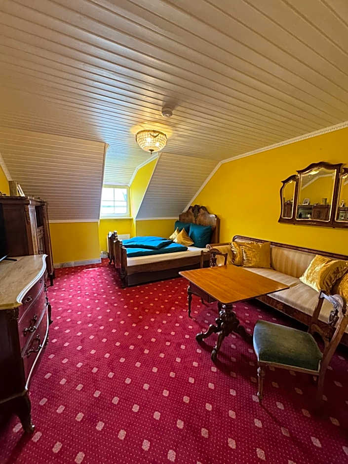 Schloss Kirchham Appartement - & Wellnessanlage