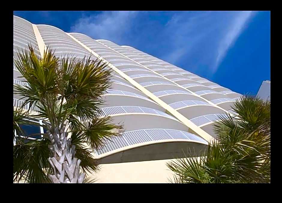 Beautiful Beachfront Views - The Retreat at Emerald Isle