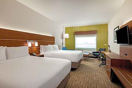 Queen Suite with Two Queen Beds - Communications Accessible