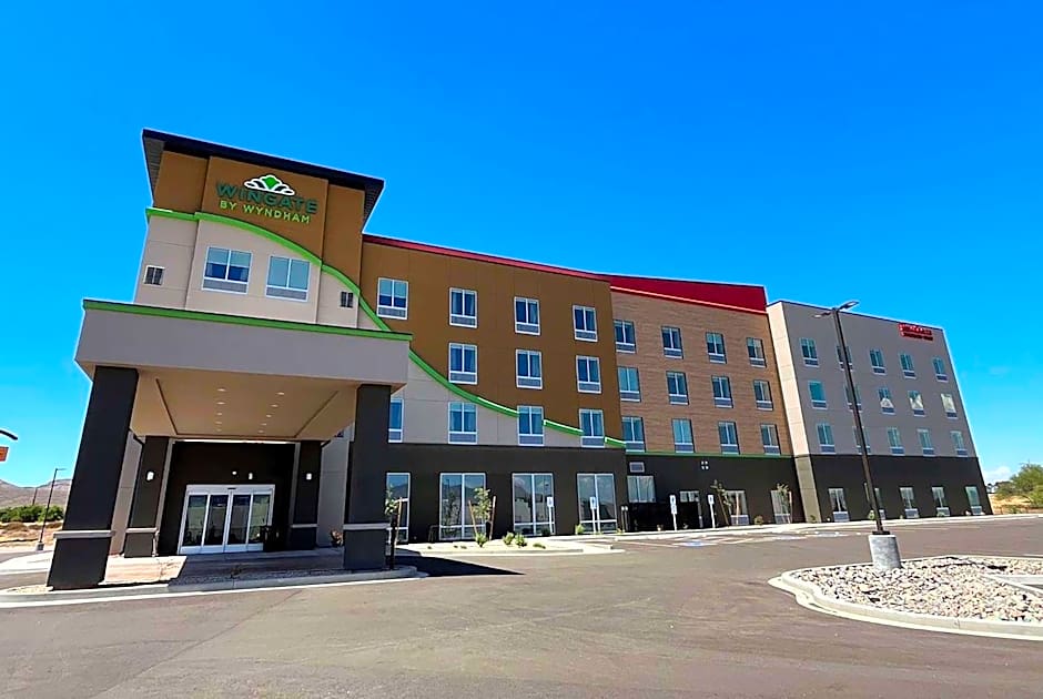 Hawthorn Extended Stay by Wyndham Kingman