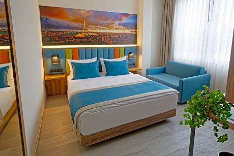Standard Queen Room