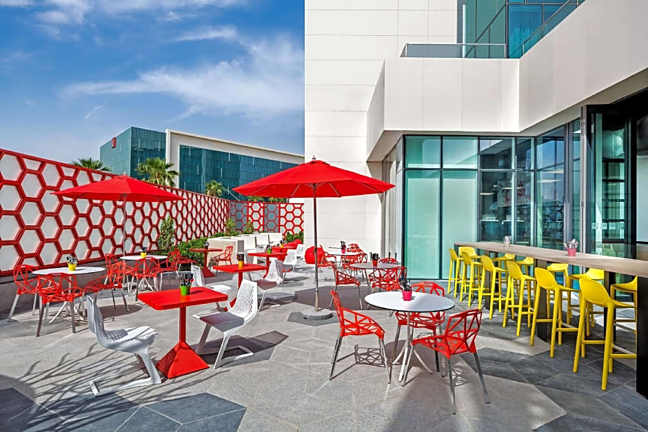 Radisson Red Dubai Silicon Oasis