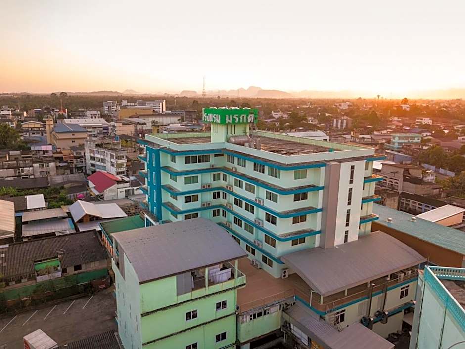 Morakot Twin Chumphon