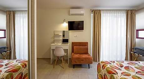 Budget Double Room Semi-basement
