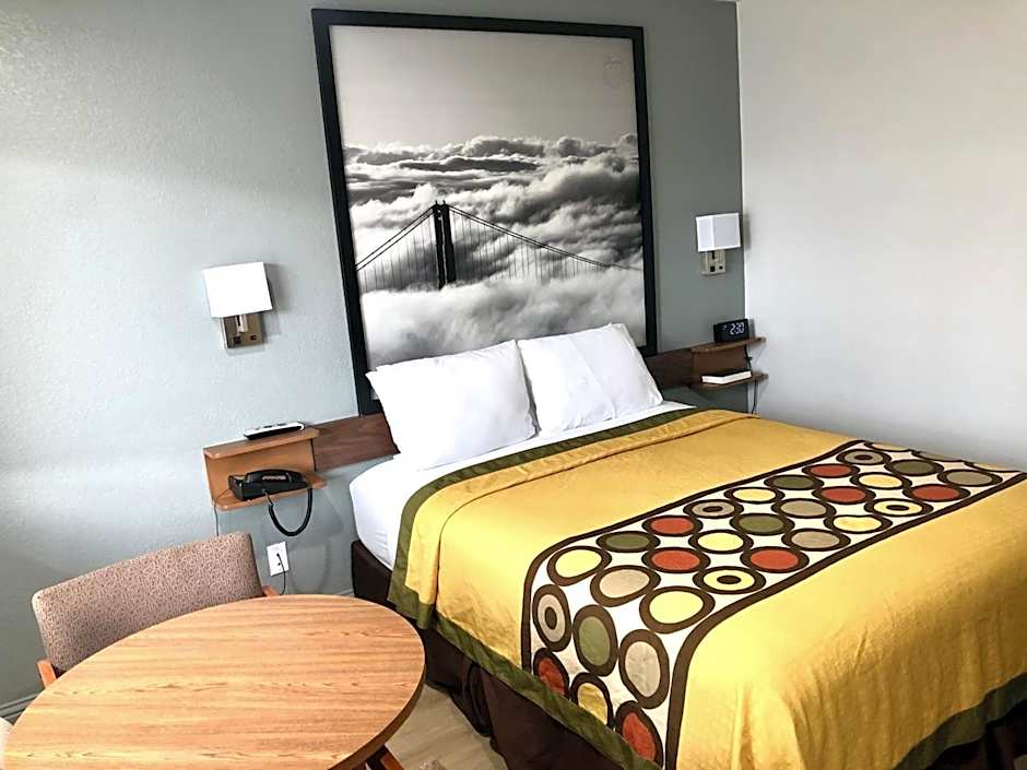 Super 8 by Wyndham Fort Bragg