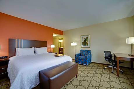 King Room with Accessible Tub - Mobility and Hearing Access/Non-Smoking