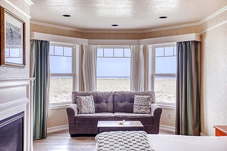 Inn of the Four Winds Seaside Oceanfront