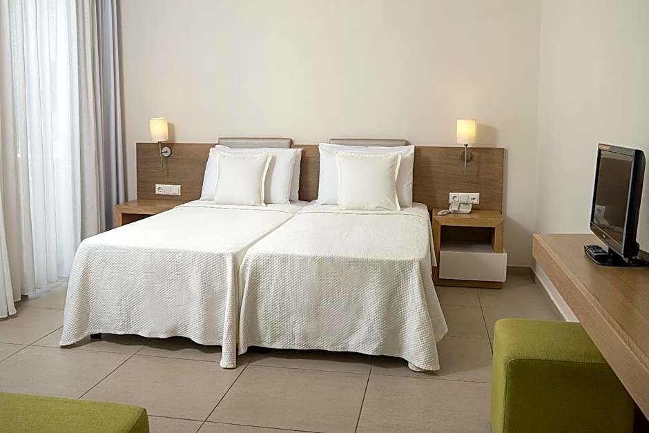 Photo 1 of 7 of Superior Triple Room