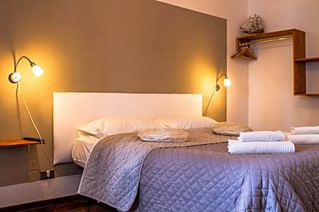 Classic Quadruple Room with Private External Bathroom