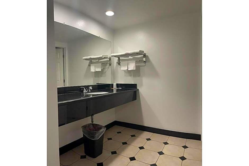 Capital City Inn Downtown Convention Center