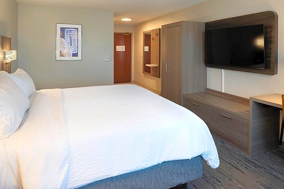 Holiday Inn Express Hotel & Suites Fort Atkinson By IHG