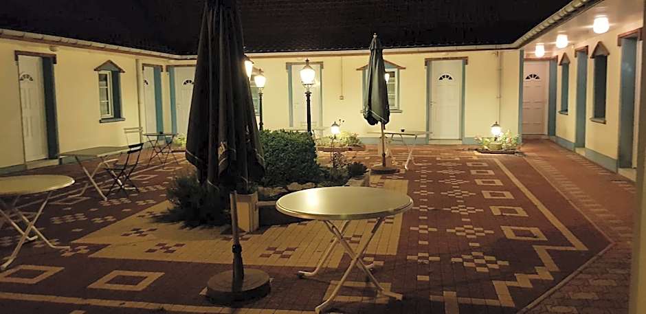 LOGIS - Hotel & restaurant "L'envie des mets"
