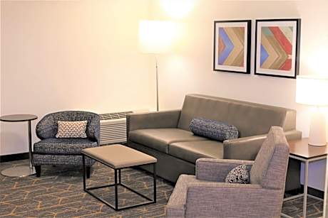 2 Queen Beds Family Suite Non-Smoking