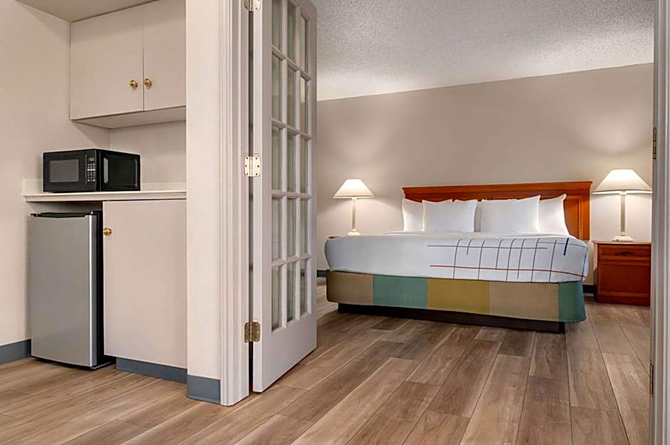 La Quinta Inn & Suites by Wyndham Columbus Airport Reynoldsburg
