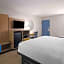 Days Inn by Wyndham Montgomery I-85
