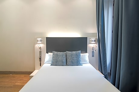 Double or Twin Room (1 adult)