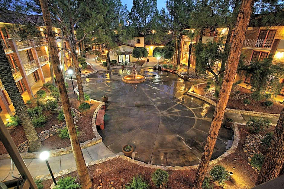 DoubleTree By Hilton Suites Tucson Airport