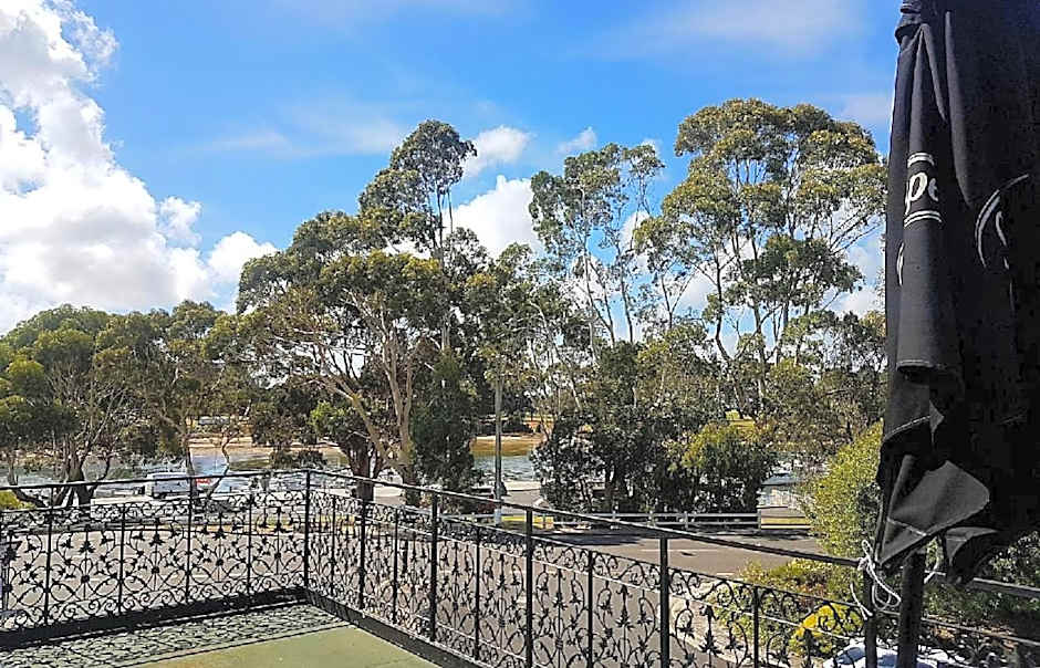 The Wharf Hotel Wynyard