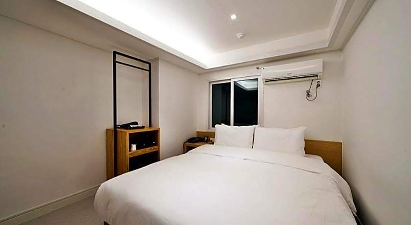 Busan Seomyeon Business Hotel J7                                                                